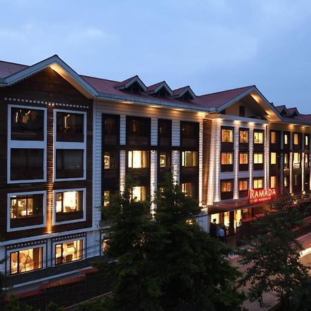 Ramada By Wyndham Gangtok Hotel & Casino Golden Exterior photo