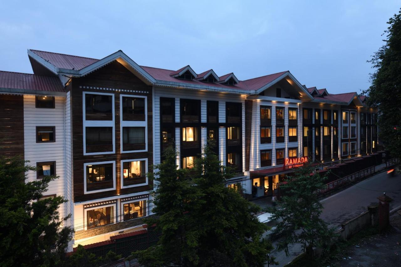 Ramada By Wyndham Gangtok Hotel & Casino Golden Exterior photo